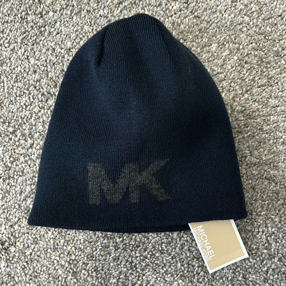 Michael Kors Navy Reversible Knit Beanie —NWT